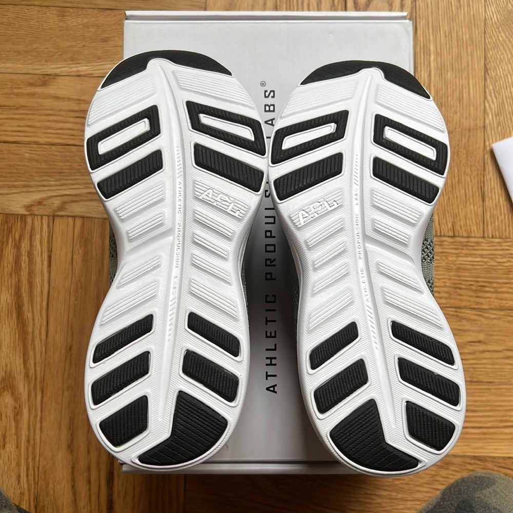 APL Techloom Pro Women’s Sneakers Sz 5.5 NEW IN BOX - Picture 4 of 5